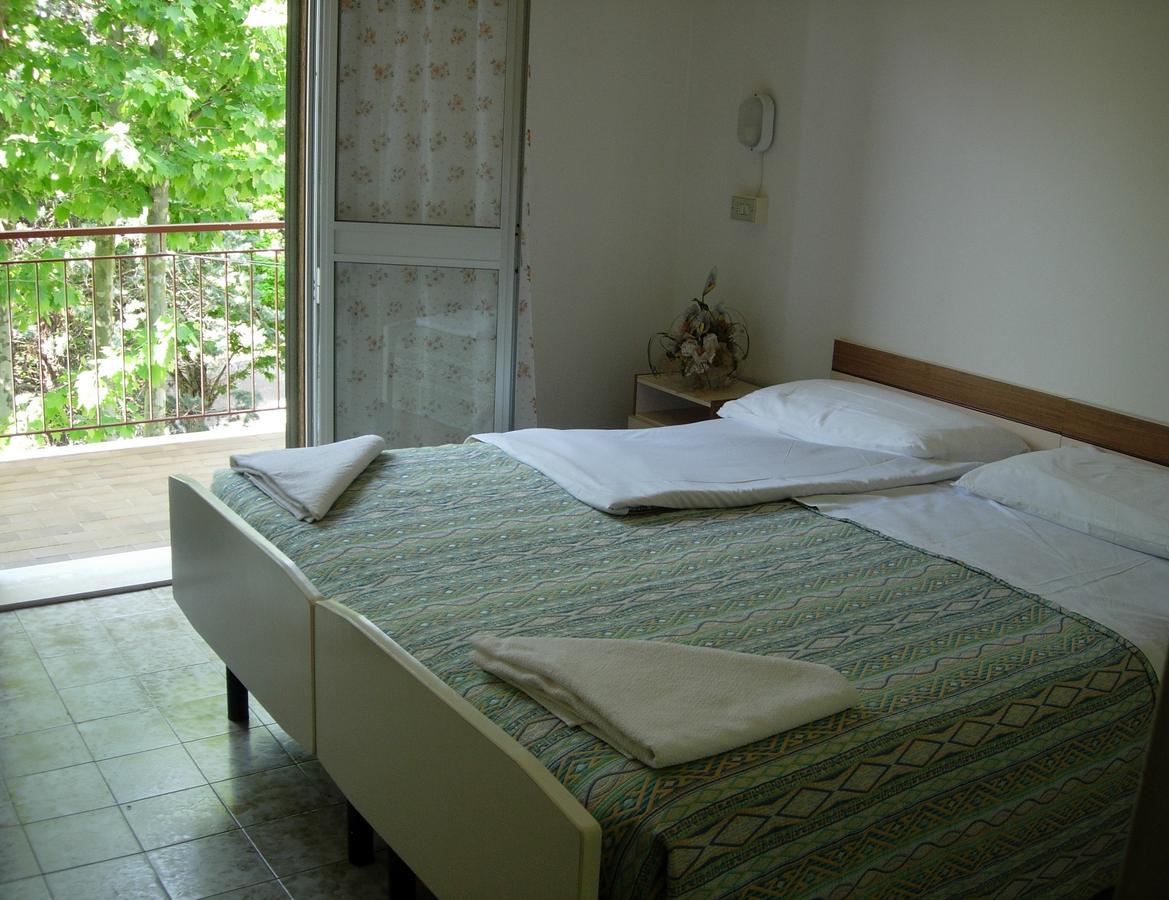 Hotel Toschi Lido di Classe Bagian luar foto