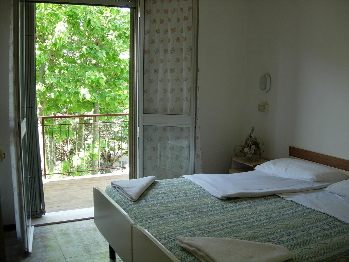 Hotel Toschi Lido di Classe Bagian luar foto